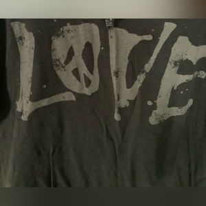 Original MagnoliaPearl Tee Shirt.